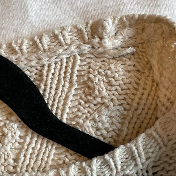Abercrombie & Fitch Cream Cable Knit Sweater Size Medium - Picture 16 of 16